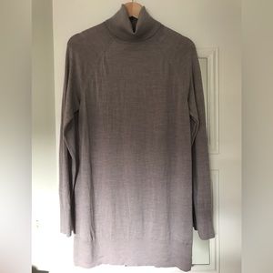 Gap Merino Wool Tunic Length Turtleneck Sweater